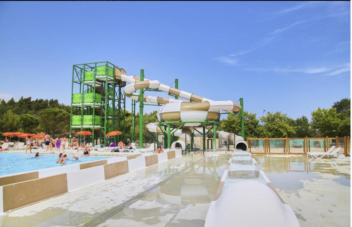Mobil-Home 6 Personnes - Camping La Falaise 4* / Piscine / Club Enfants / Spa / Restaurant / Animations 纳博讷 外观 照片